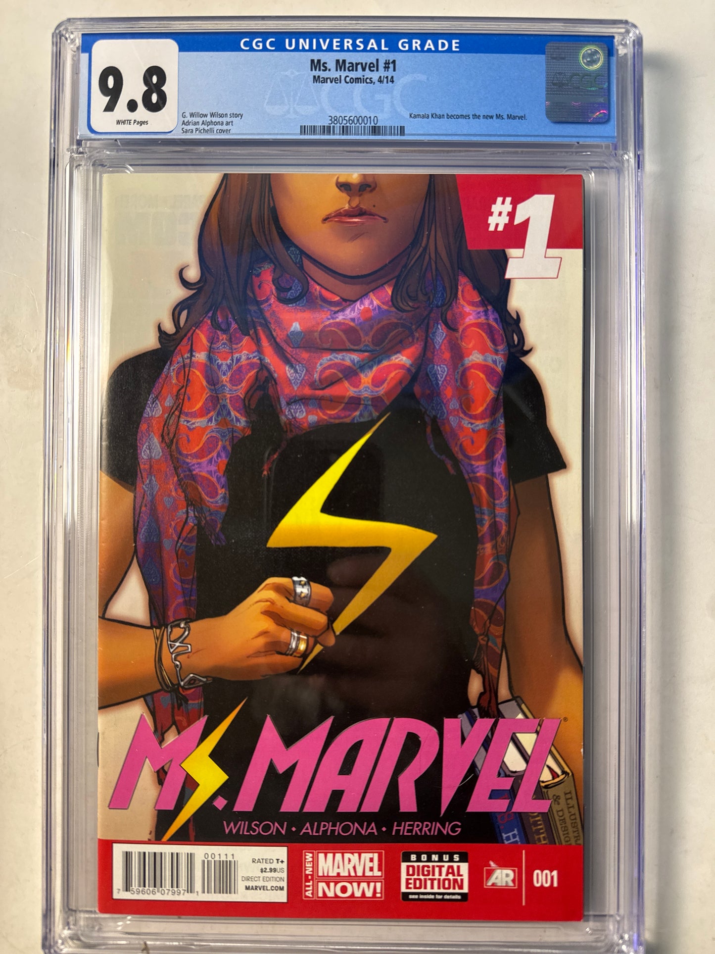 Ms Marvel #1 Sara Pichelli 1st Print Kamala Khan CGC 9.8